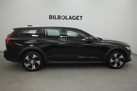 Volvo V60 Cross Country 2 of 20