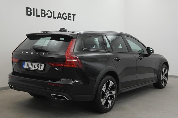 Volvo V60 Cross Country 6 of 20