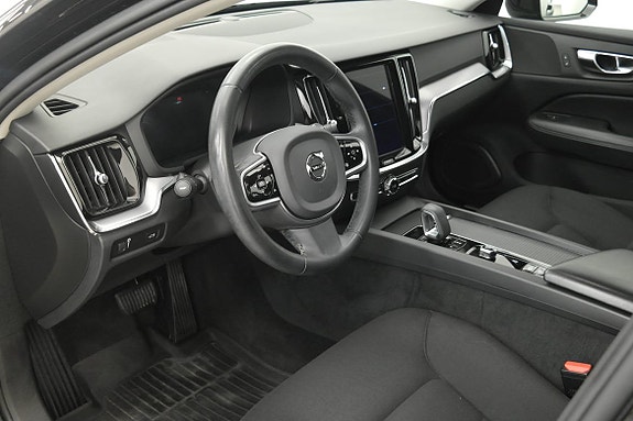 Volvo V60 Cross Country 8 of 20