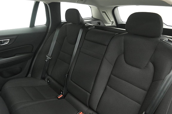 Volvo V60 Cross Country 15 of 20