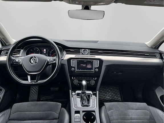Volkswagen Passat 19 of 21
