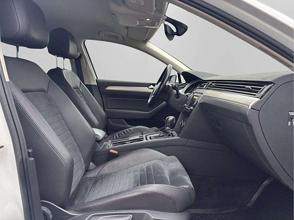 Volkswagen Passat 21 of 21