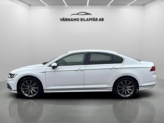 Volkswagen Passat 2 of 21