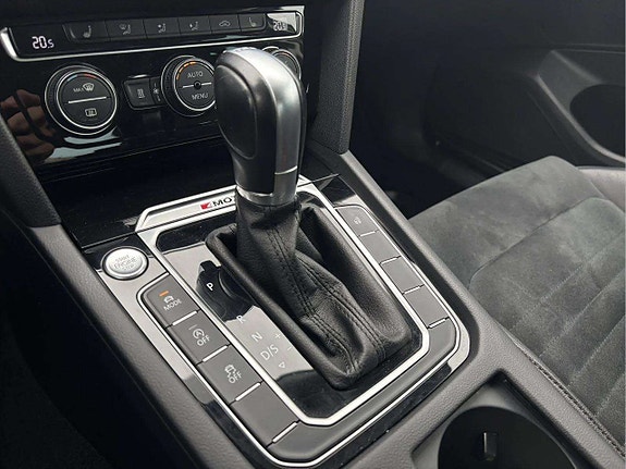 Volkswagen Passat 13 of 21