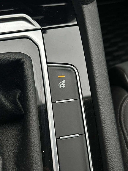 Volkswagen Passat 17 of 21