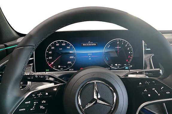 Mercedes-Benz E300 de 4 of 15