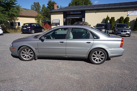 Volvo S80 3 of 7