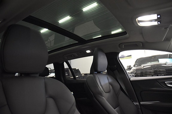 Volvo V60 Cross Country 13 of 30