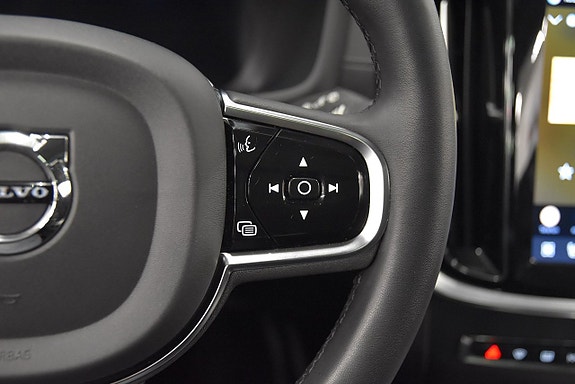Volvo V60 Cross Country 11 of 30