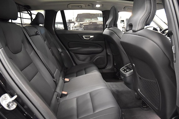 Volvo V60 Cross Country 14 of 30