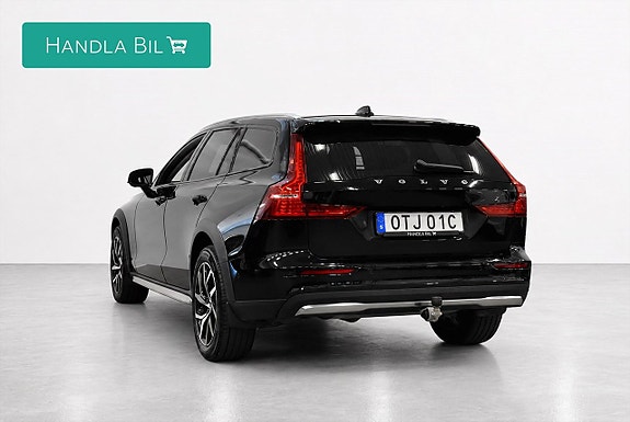 Volvo V60 Cross Country 7 of 30