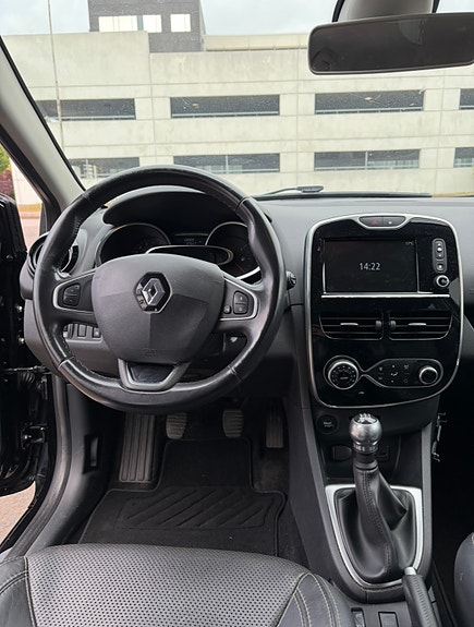 Renault Clio 3 of 12