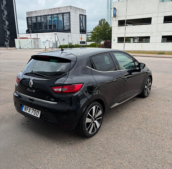 Renault Clio 9 of 12