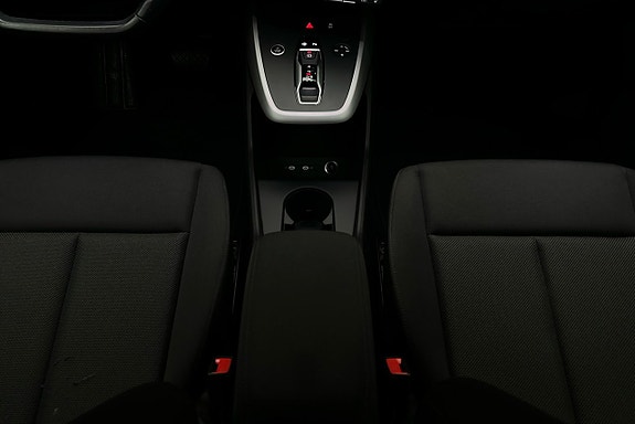 Audi Q4 e-tron 9 of 23