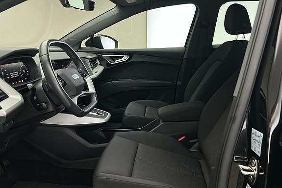 Audi Q4 e-tron 10 of 23