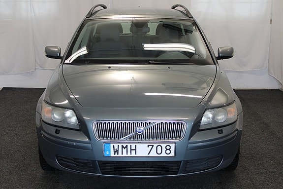 Volvo V50 3 of 13