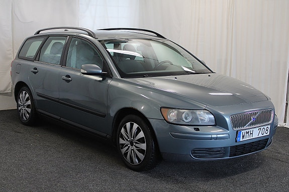 Volvo V50 2 of 13