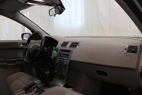 Volvo V50 8 of 13