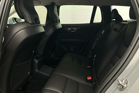Volvo V60 13 of 28