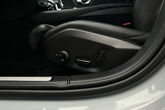 Volvo V60 17 of 28