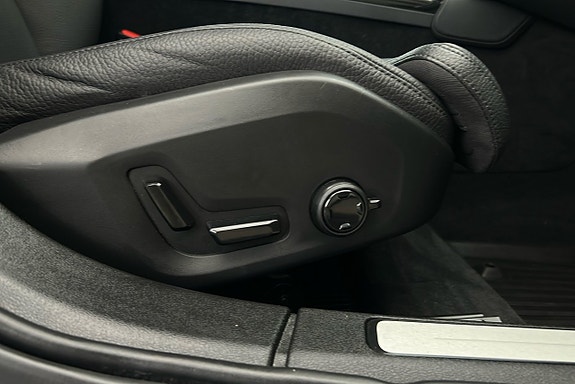 Volvo V60 18 of 28