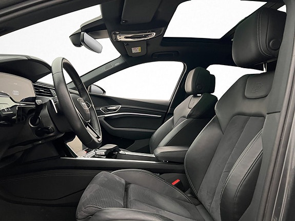 Audi Q8 e-tron 12 of 30