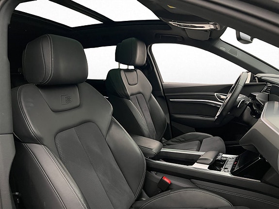 Audi Q8 e-tron 27 of 30