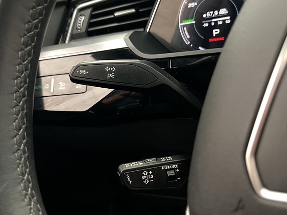 Audi Q8 e-tron 16 of 30
