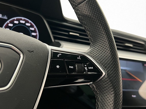 Audi Q8 e-tron 18 of 30