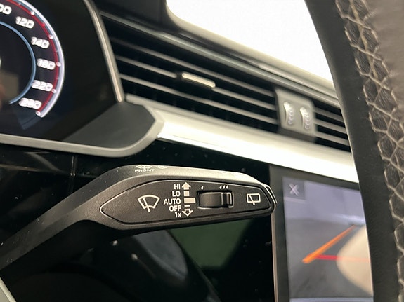 Audi Q8 e-tron 19 of 30