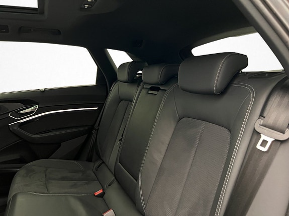 Audi Q8 e-tron 29 of 30