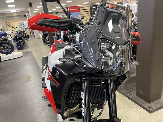 Yamaha Tenere 700 World Raid RED WHITE 7 of 10