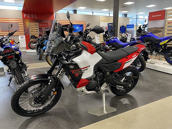 Yamaha Tenere 700 World Raid RED WHITE 9 of 10