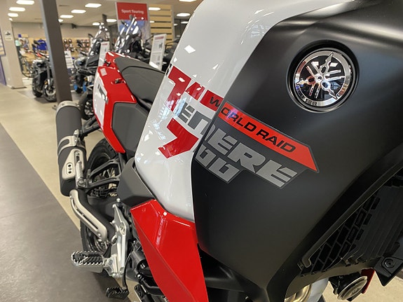 Yamaha Tenere 700 World Raid RED WHITE 8 of 10
