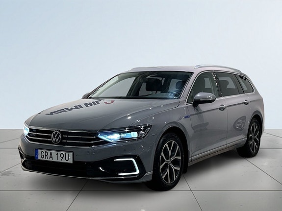 Volkswagen Passat 16 of 22