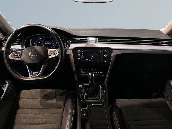 Volkswagen Passat 8 of 22