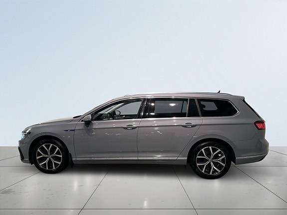 Volkswagen Passat 4 of 22
