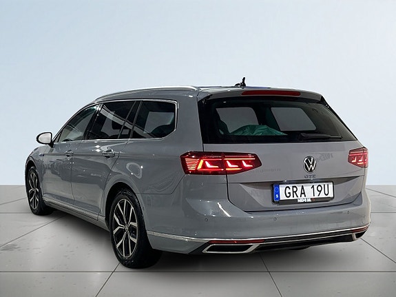 Volkswagen Passat 5 of 22