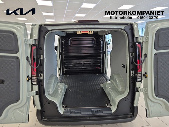 Kia PV5 10 of 17