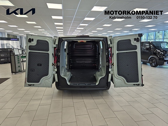 Kia PV5 11 of 17