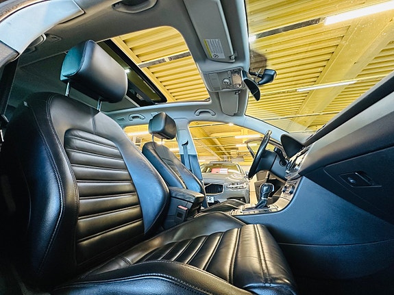 Volkswagen Passat 14 of 22