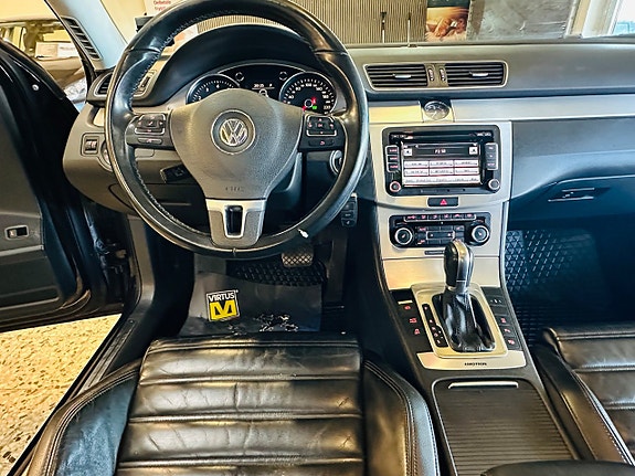 Volkswagen Passat 11 of 22