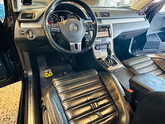 Volkswagen Passat 10 of 22