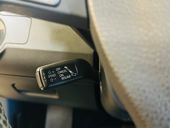 Volkswagen Passat 18 of 22