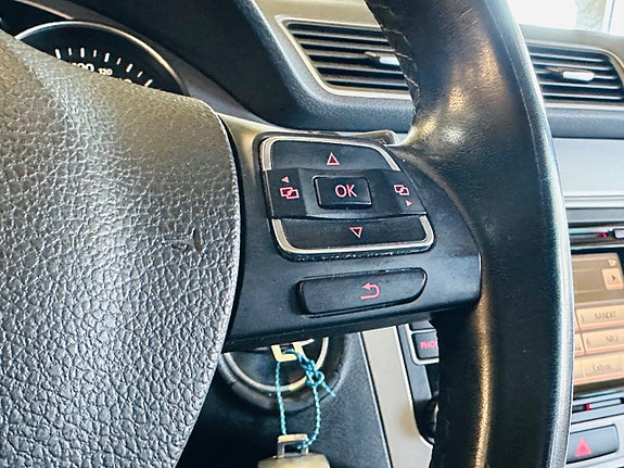 Volkswagen Passat 12 of 22