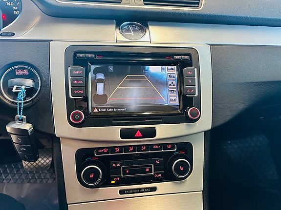Volkswagen Passat 21 of 22