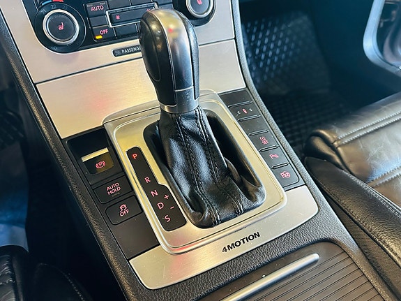 Volkswagen Passat 16 of 22
