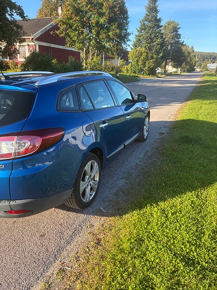 Renault Megane III 4 of 5