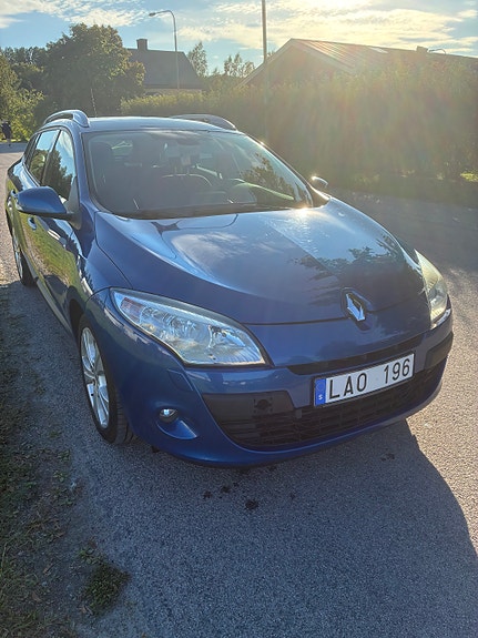 Renault Megane III 2 of 5