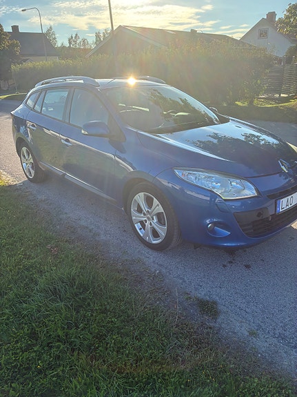 Renault Megane III 3 of 5